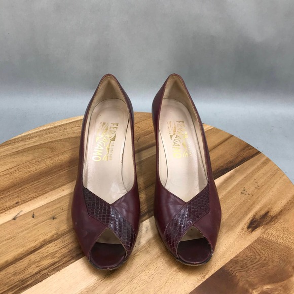 Salvatore Ferragamo Pumps Womens 8.5 N Burgundy Red Leather Peep Toe Heels Shoes - Picture 2 of 10